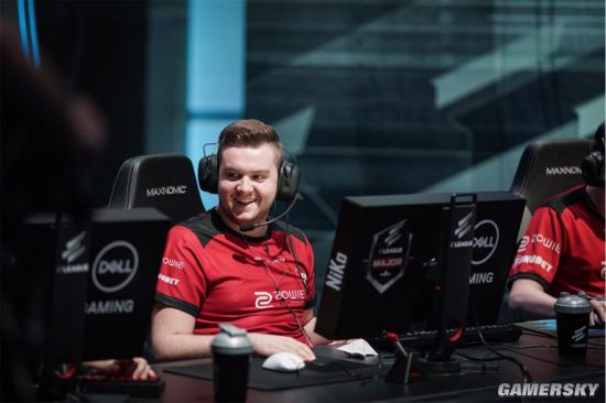 EDG官方：上调二队下路TheSnake至一队